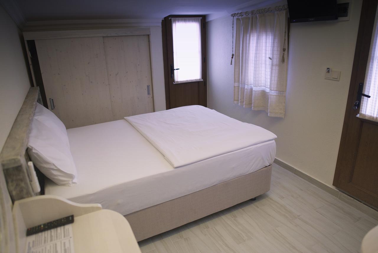 Golden Stone Butik Otel Çeşme Esterno foto